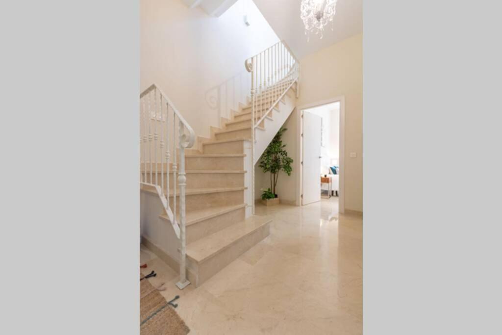 Lumbreras Deluxe Suite By Valcambre Seville Exterior photo